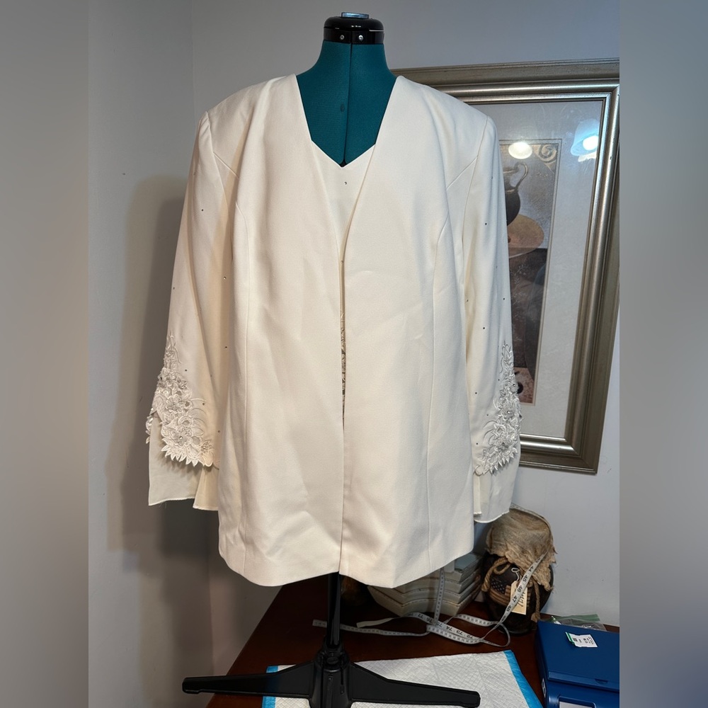 Natasia Collection Women’s White Embellished Beaded Lace Tank Top Jacket Size 22